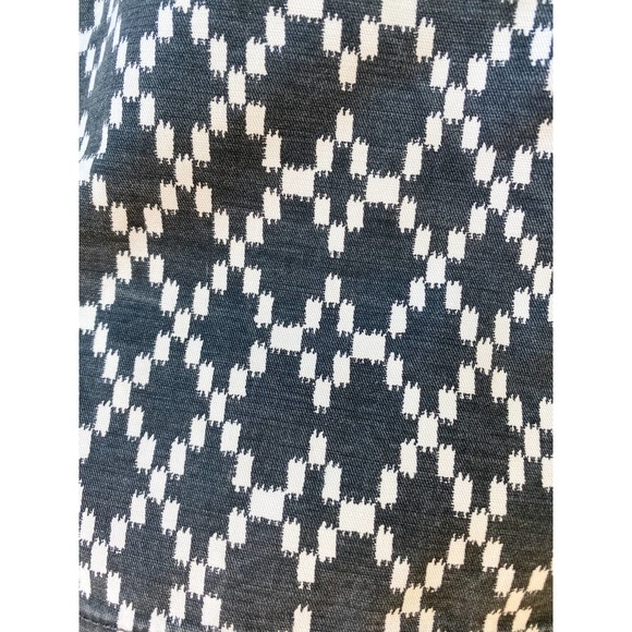 GAP Women's Gray/White Mosaic Flat Front Casual Summer Mid Rise Shorts size 4R - Picture 6 of 7